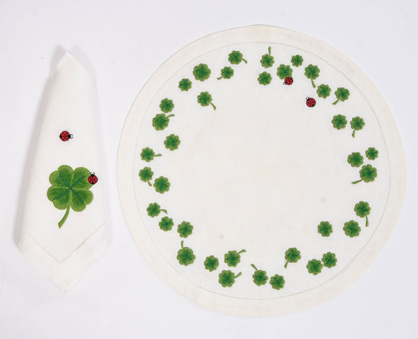 Round Clover Placemat and napkin
