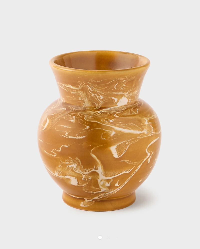 Marbled Scalloped Ceramic Collection
