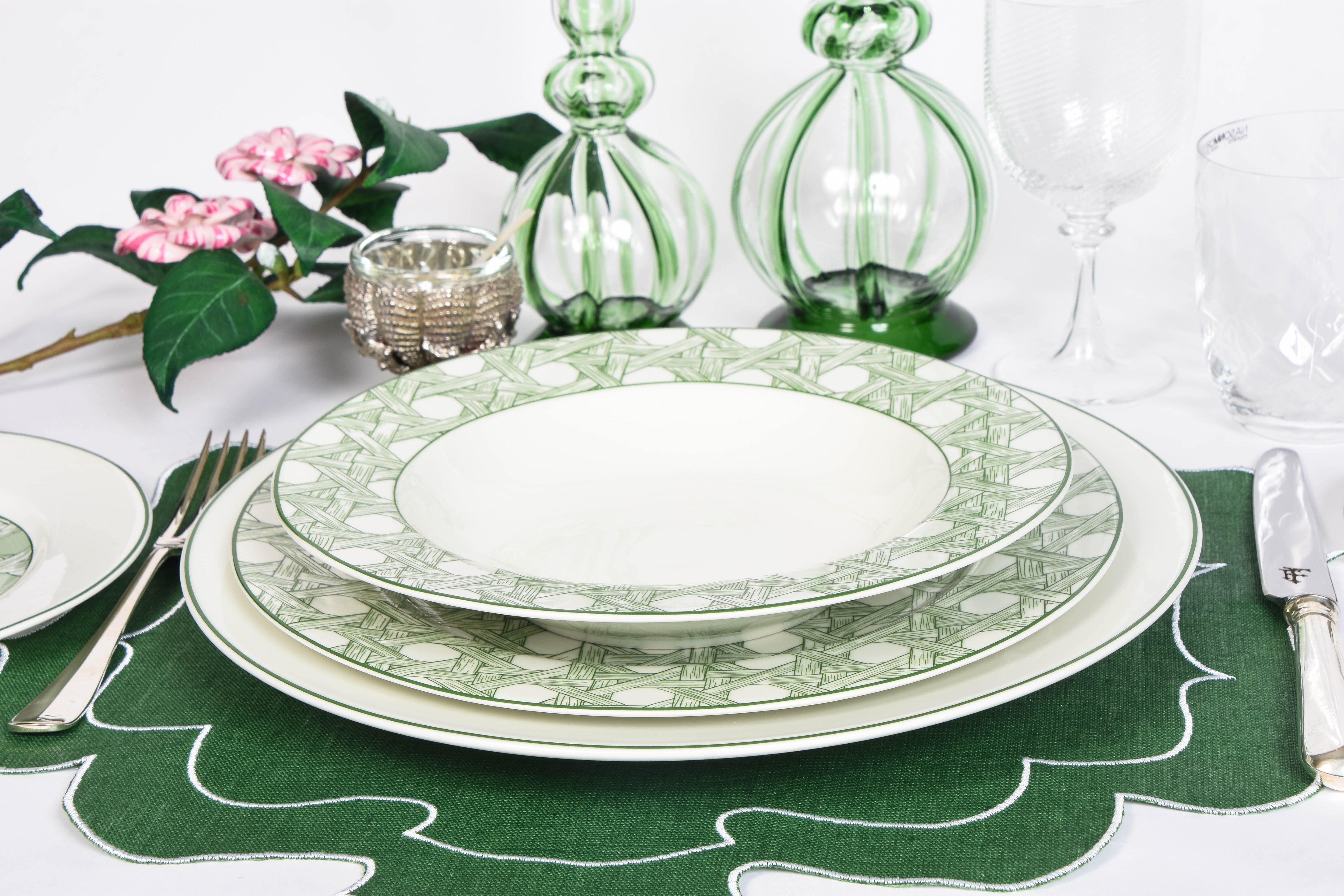 Intrigo Dinner Service