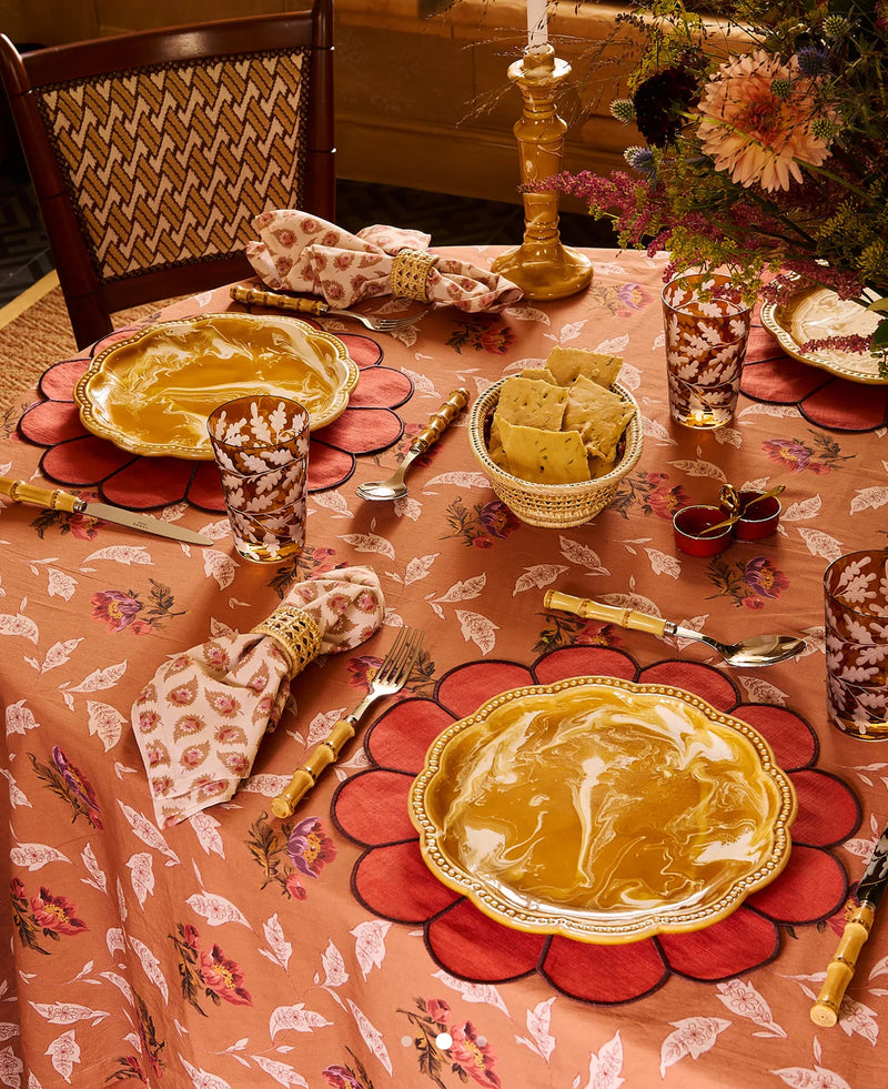 Marbled Scalloped Ceramic Collection