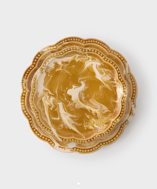 Marbled Scalloped Ceramic Collection